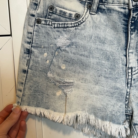 Women’s Aeropostale High Waisted Shorty Jean Shorts - Picture 3 of 9